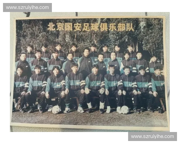 中国职业足球联赛发展历程与变革：从甲A联赛到中超的历史回顾